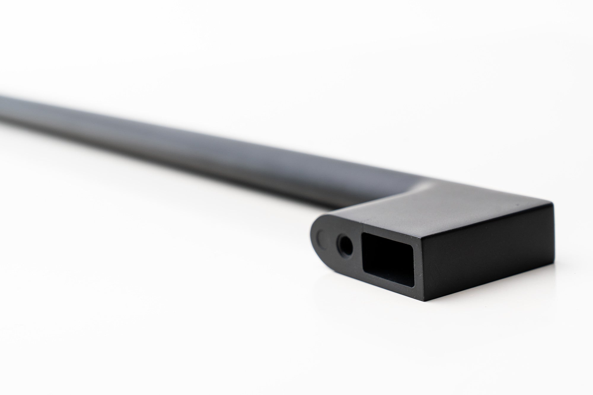 The Edge Appliance Pull in Smooth Black By Havolka