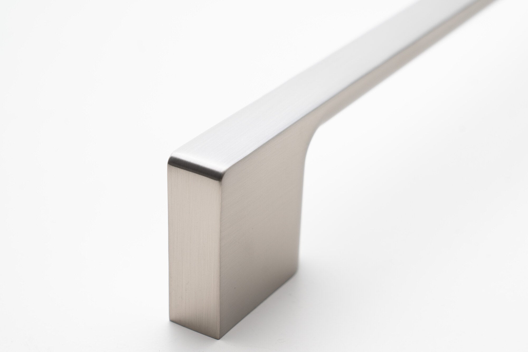 The Edge Appliance Pull in Smooth Nickel By Havolka