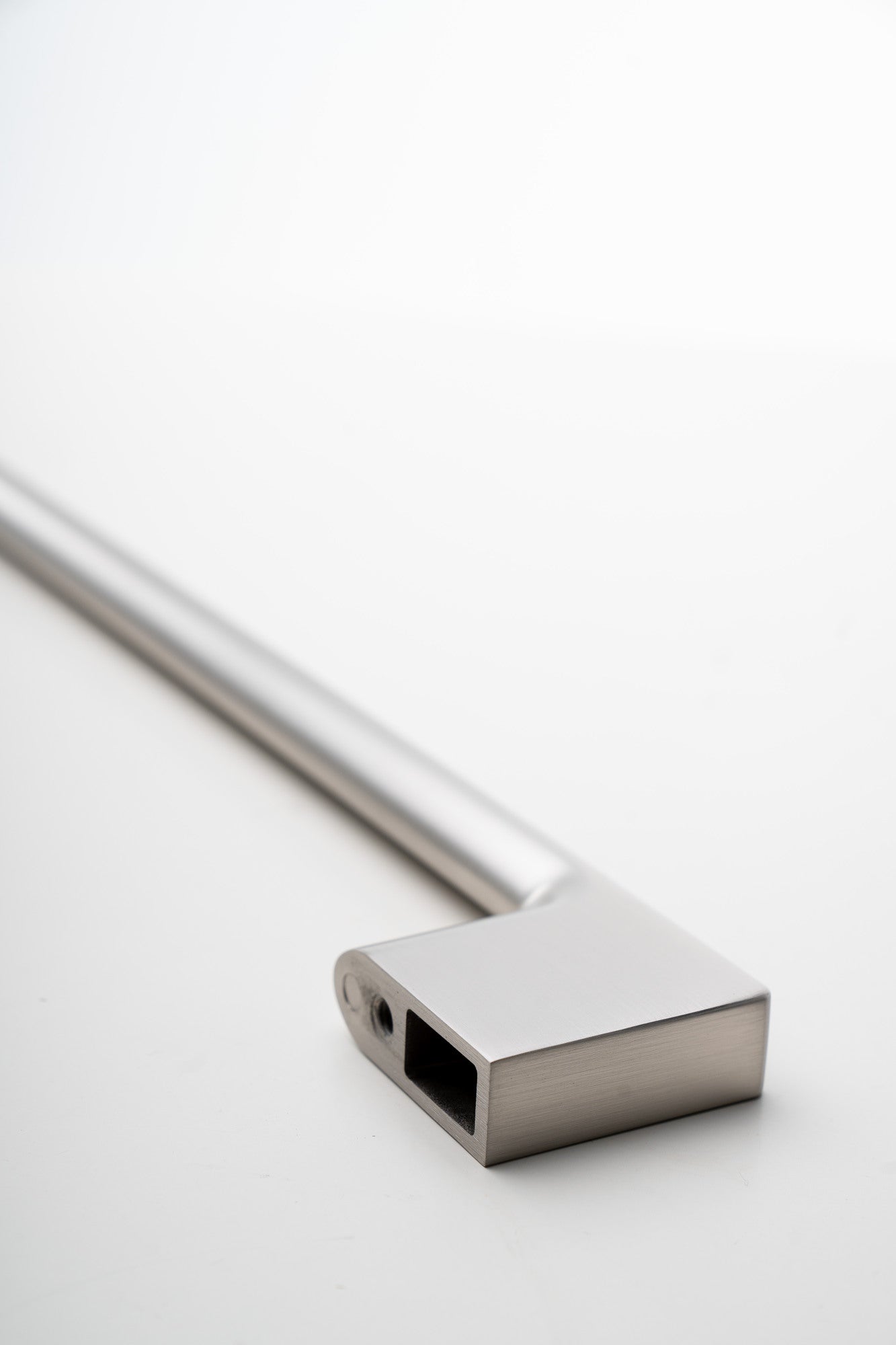 The Edge Appliance Pull in Smooth Nickel By Havolka