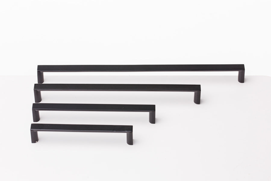 The Linear Cabinet Handle – Smooth Black