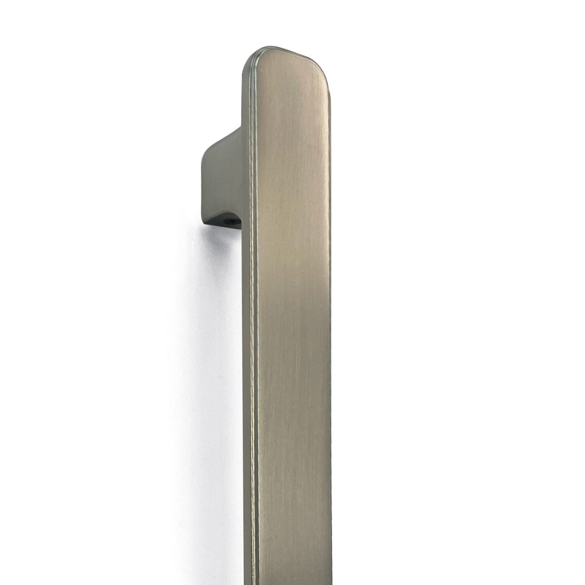 Momo Aspen Entry Pull Handle (Single) – Solid Brass