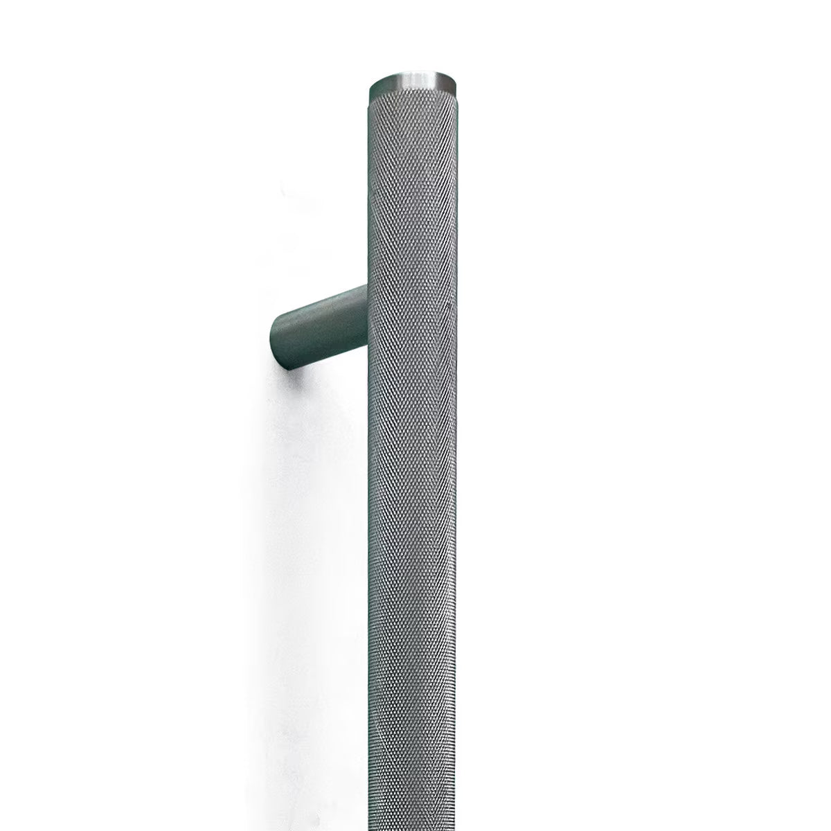 Momo Bellevue Knurled Entry Pull Handle (Single) – Solid Brass