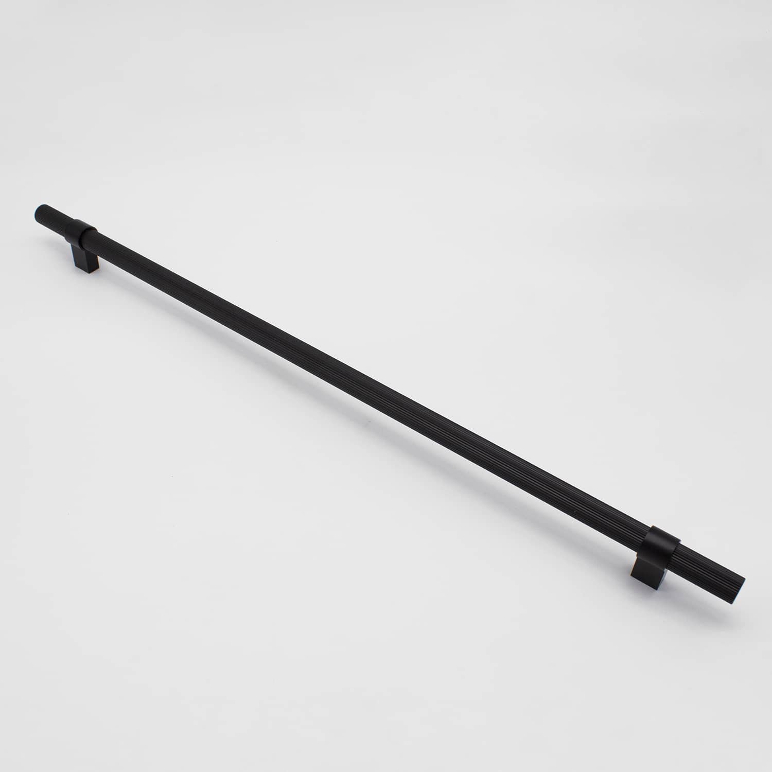 Matt Black Fluted Pull - Cassandra - Manovella