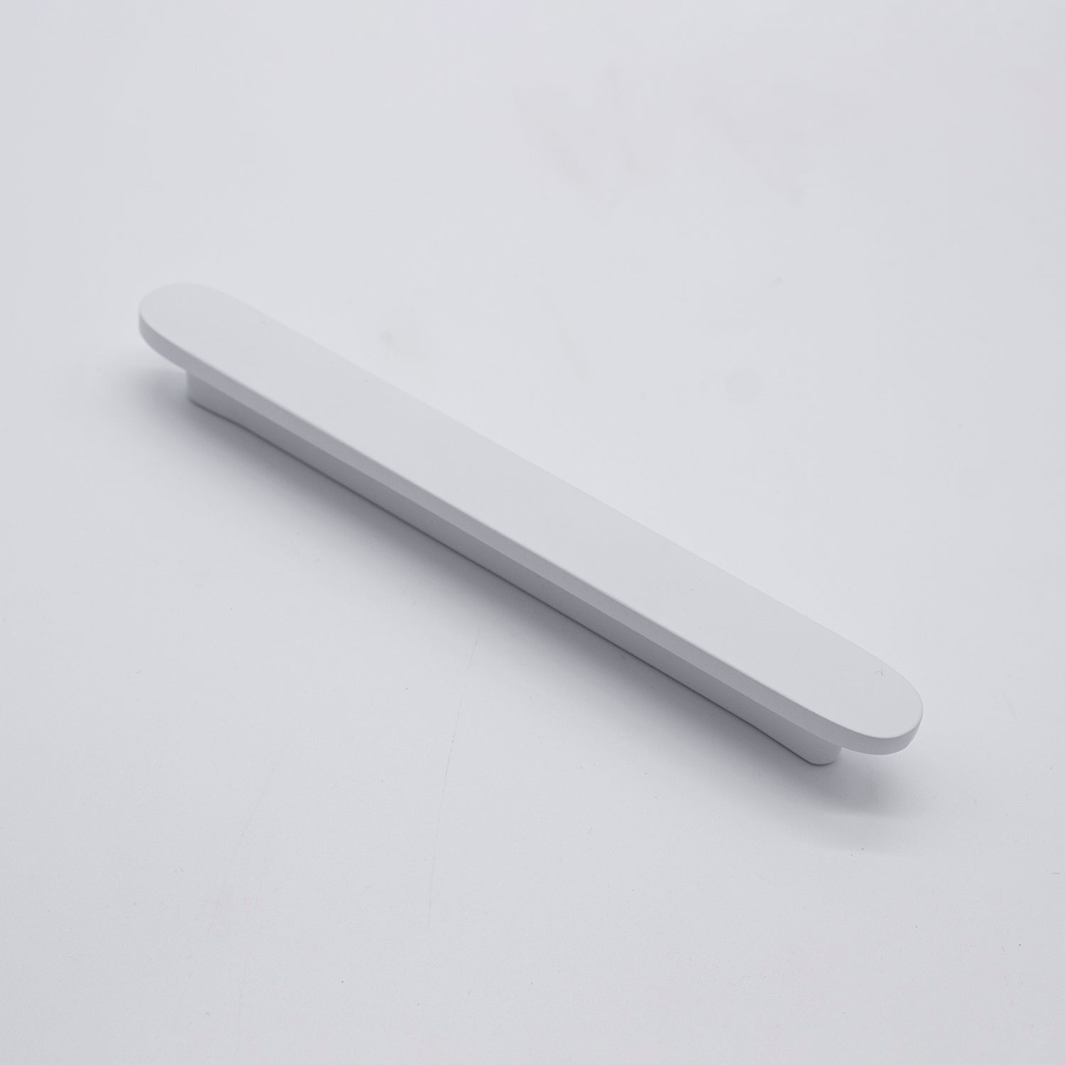 White Oval Profile Cabinet Pull - Imogen - Manovella