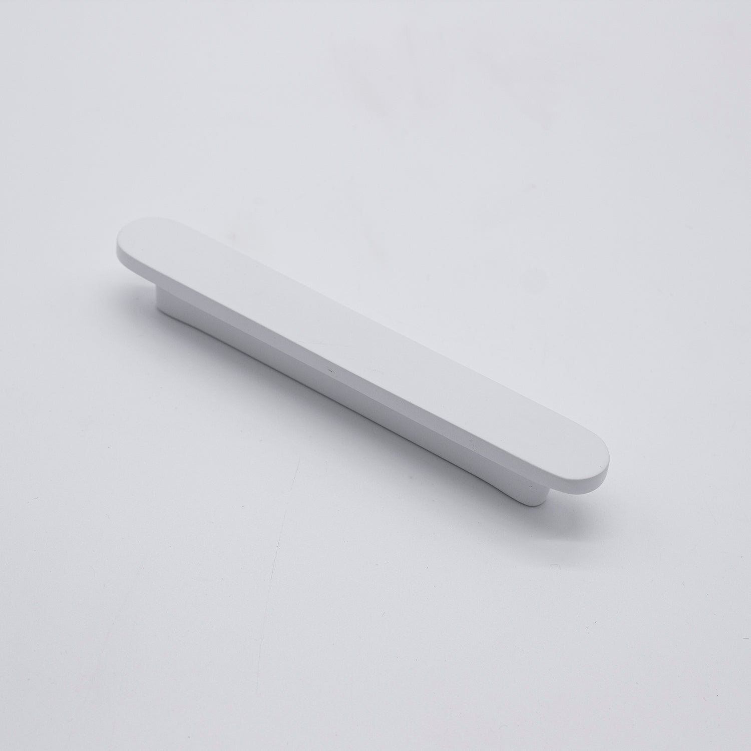 White Oval Profile Cabinet Pull - Imogen - Manovella