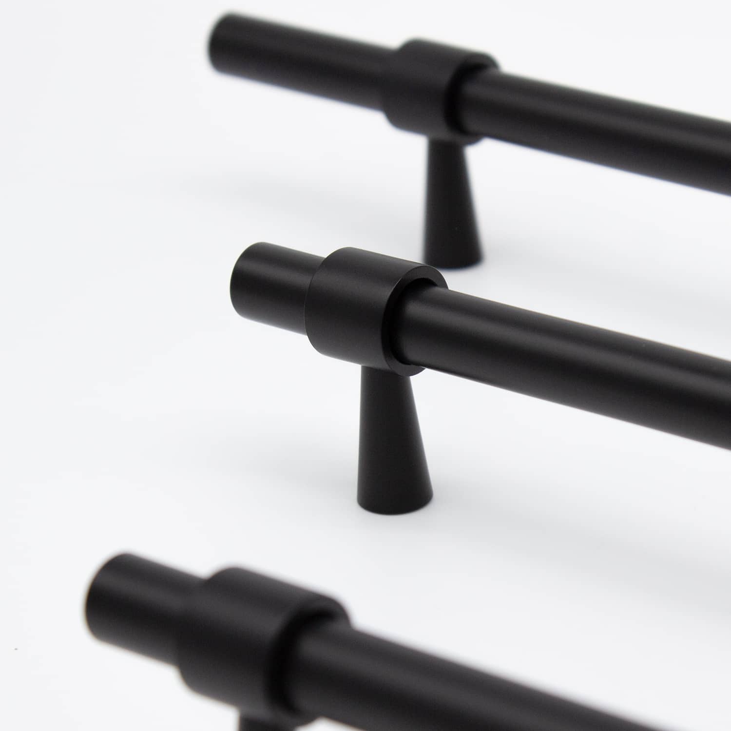 Matt Black Timeless Pull - Phoebe - Manovella