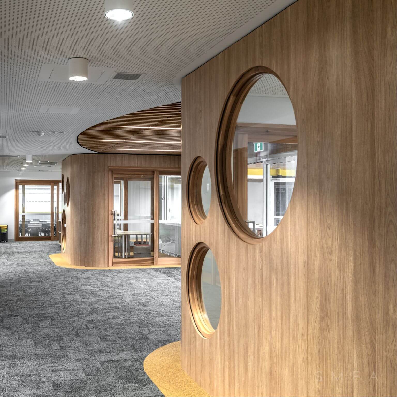 V23 Offset Pull Handle