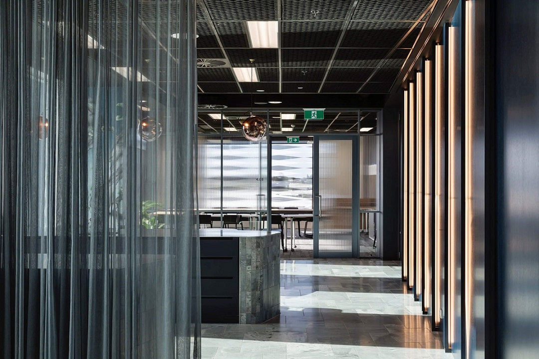 V23 Offset Pull Handle