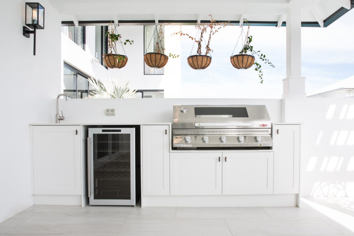 Bamboo T - Bar - Antique Brass By Hepburn - Entry - Point - BAMKAB - Hepburn Hardware