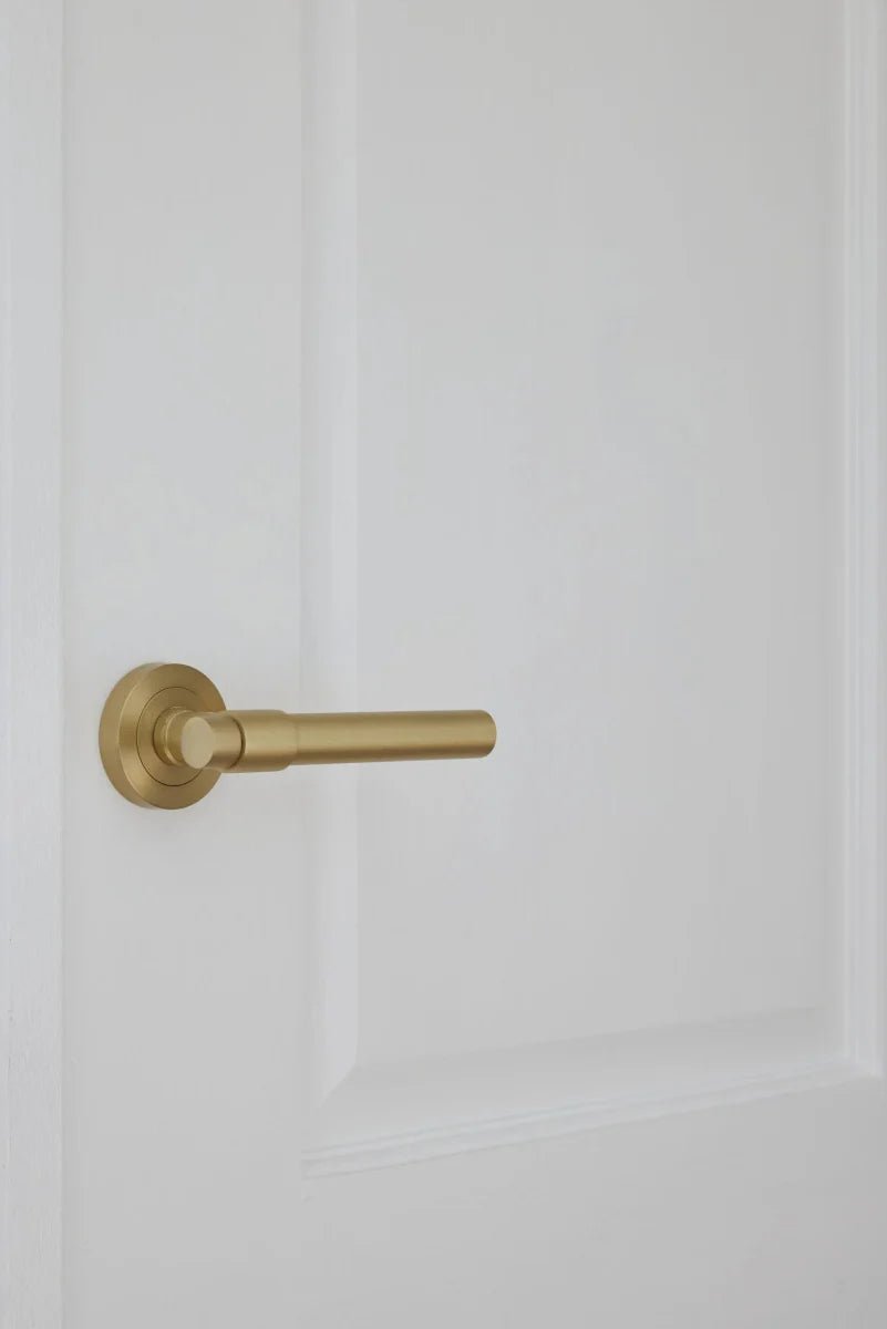 IVER Helsinki Solid Brass Round Rose Door Handle – Multiple Finishes Available - Entry - Point - 20626 - Iver