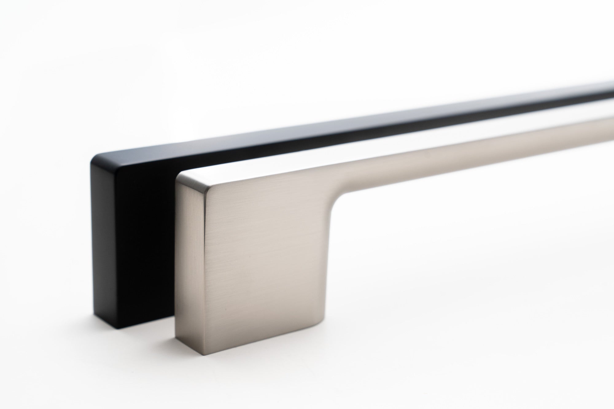 The Edge Appliance Pull in Smooth Nickel By Havolka