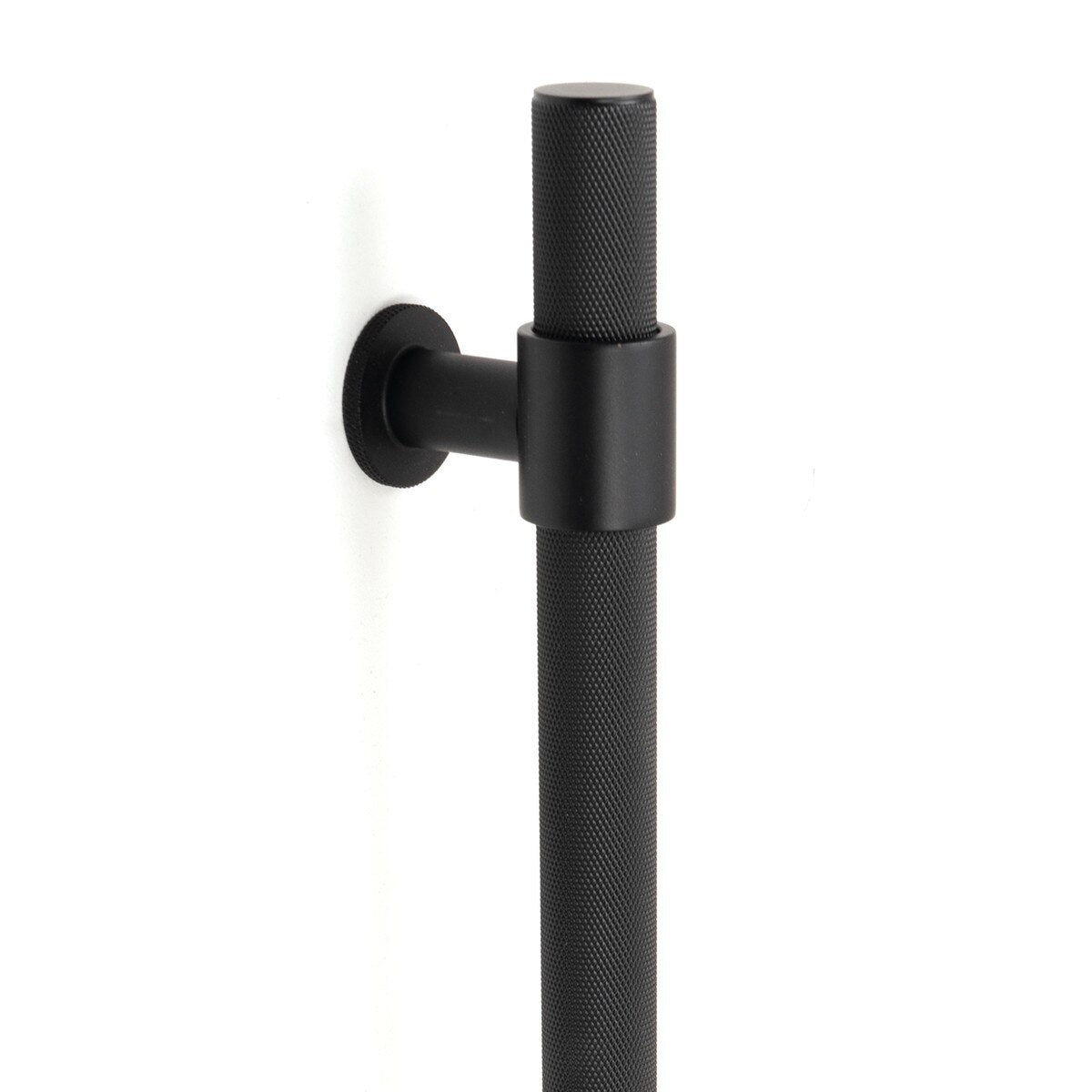 Momo Belgravia Knurled Entry Pull Handle (Single) – Solid Brass