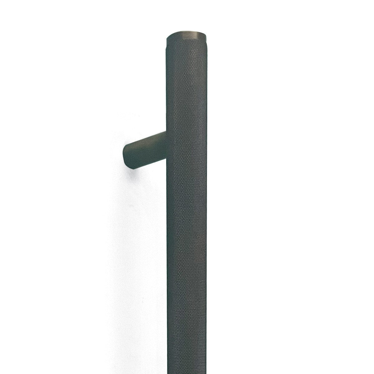 Momo Bellevue Knurled Entry Pull Handle (Single) – Solid Brass