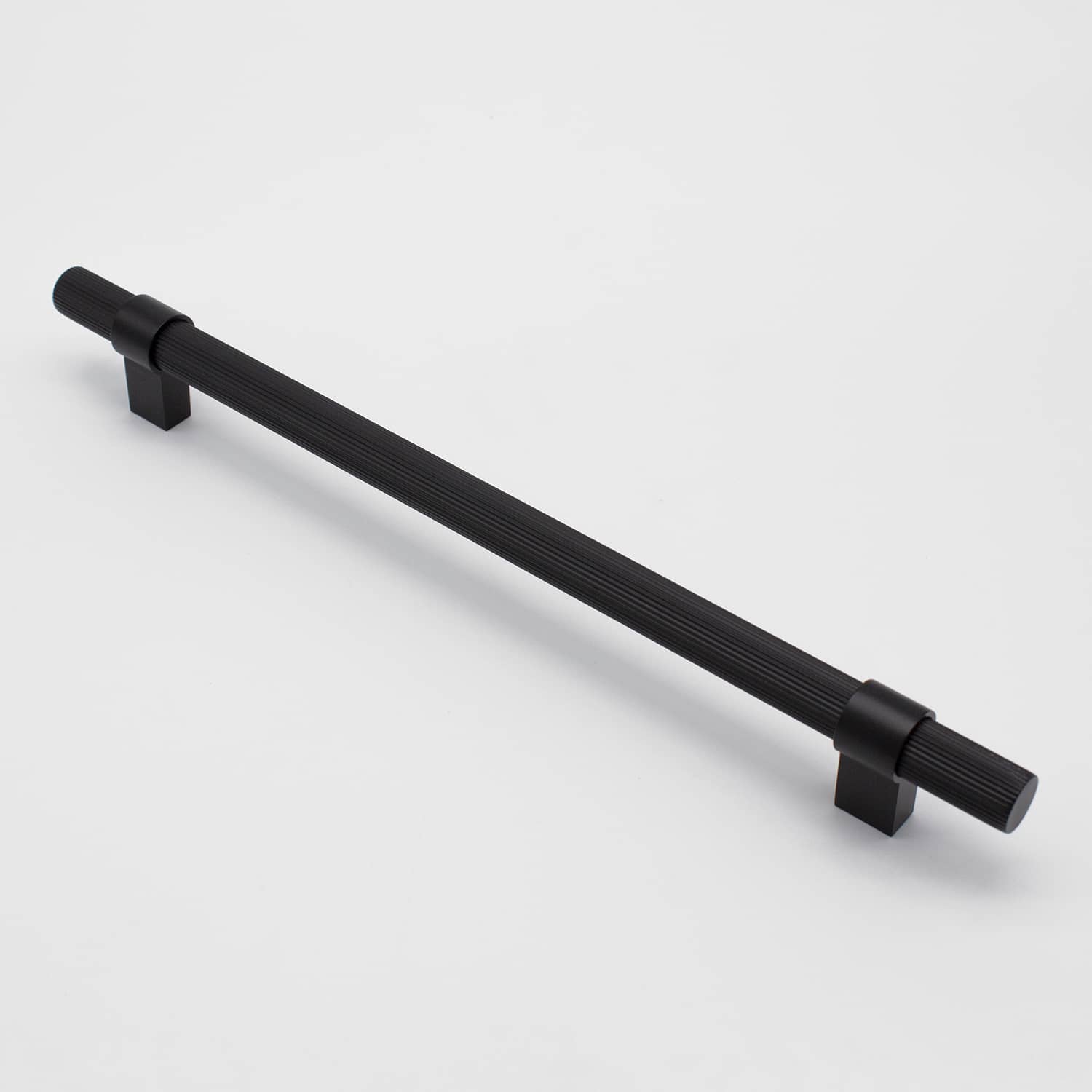 Matt Black Fluted Pull - Cassandra - Manovella