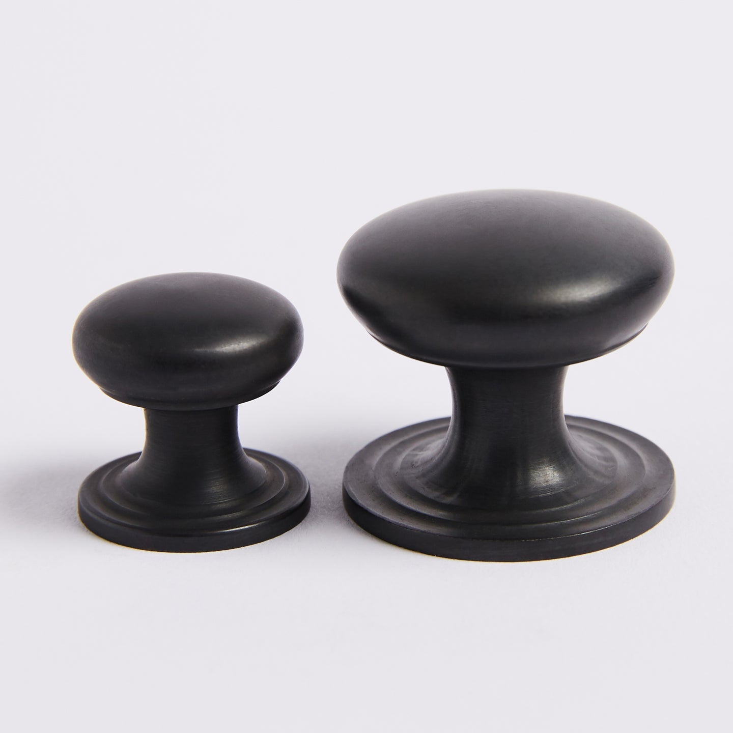 Kew Knob - Scorched Black by Hepburn