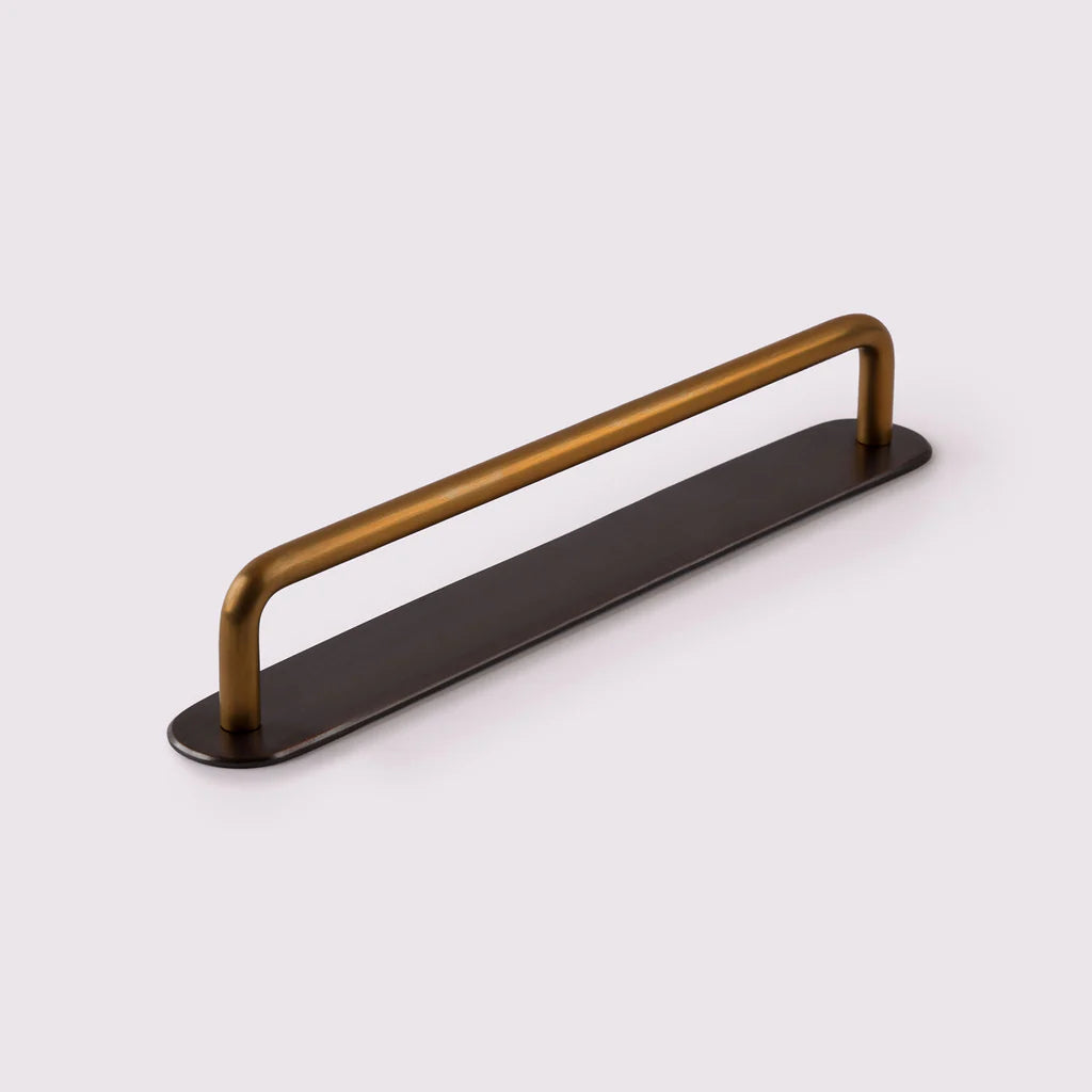 Curved Handle Backplate - Antique Bronze by Hepburn