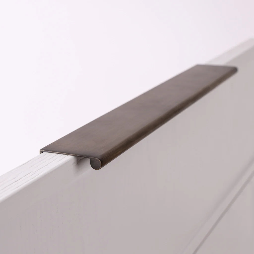 HH x Ren Lip Pull - English Bronze by Hepburn Hardware