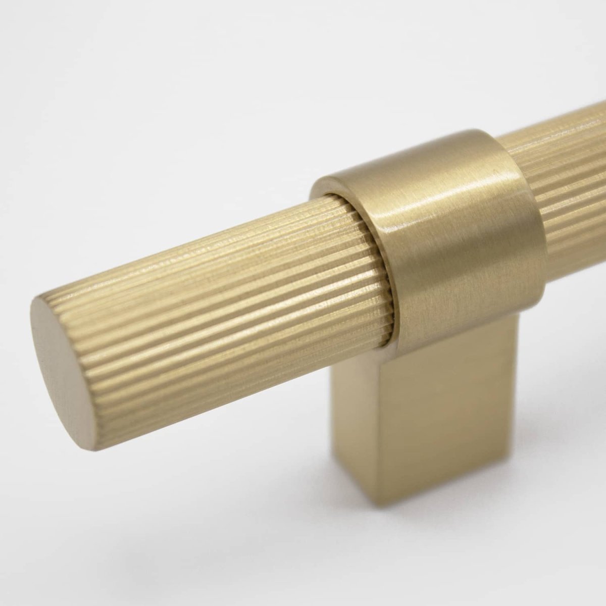 Brushed Brass Fluted Pull - Cassandra - Manovella - Entry - Point - CABCAS230BB - Manovella