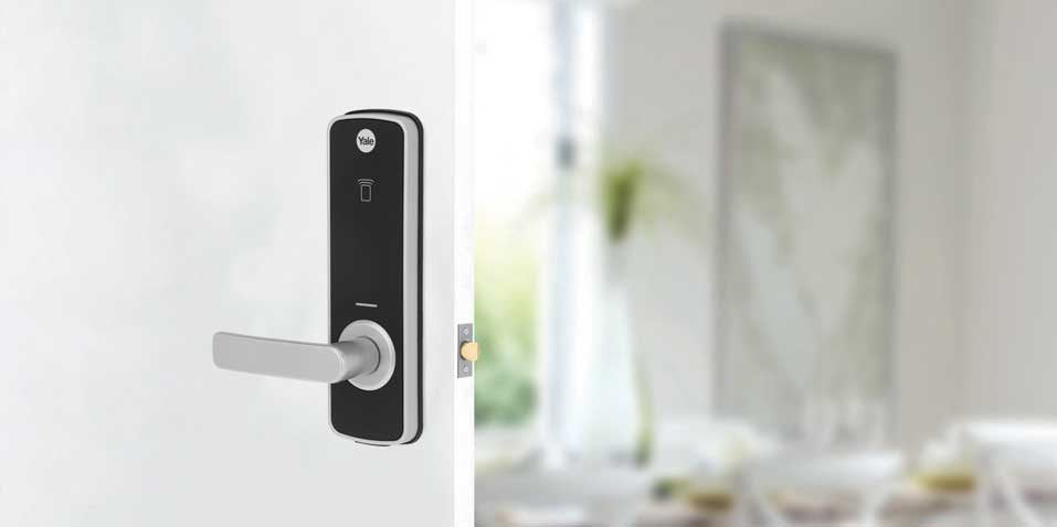 Yale Unity Entrance Lock - Silver